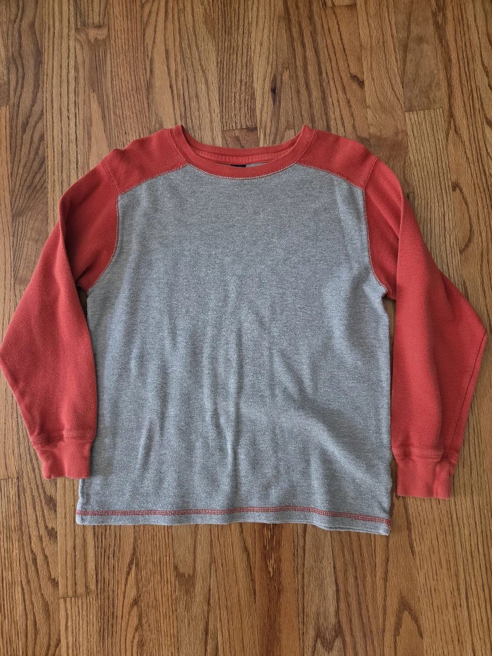(2) GAP Kids Long Sleeve Tee Bundle - Green and Gray/Orange - Youth XL (12)